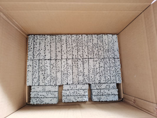 Op maat gemaakte ontwerpen Aluminiumschuim keramische filterplaat Giet keramische schuim filterblok